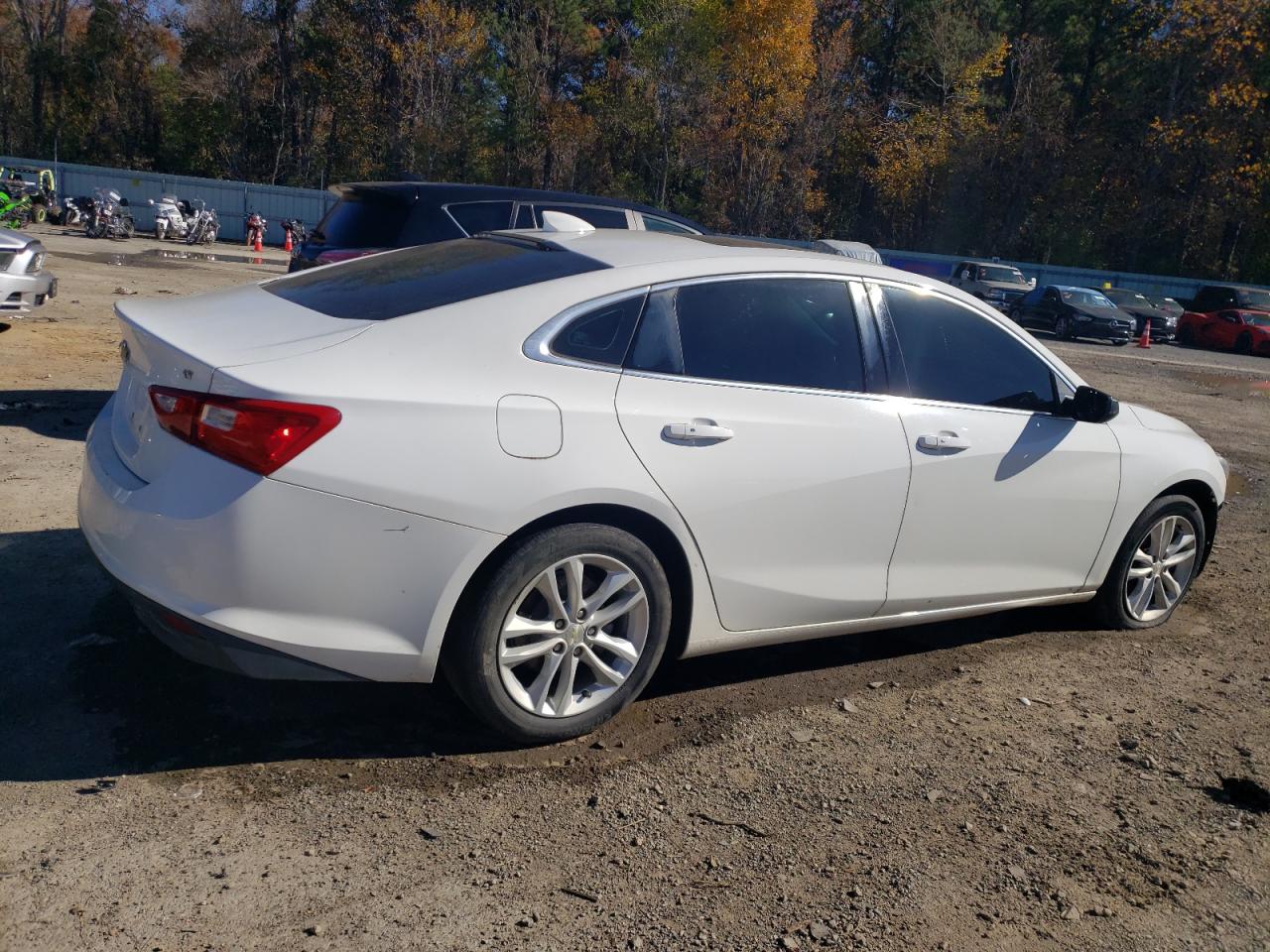 Image 3 of 2018 CHEVROLET MALIBU LT 2018 with VIN 1G1ZD5ST9JF128910