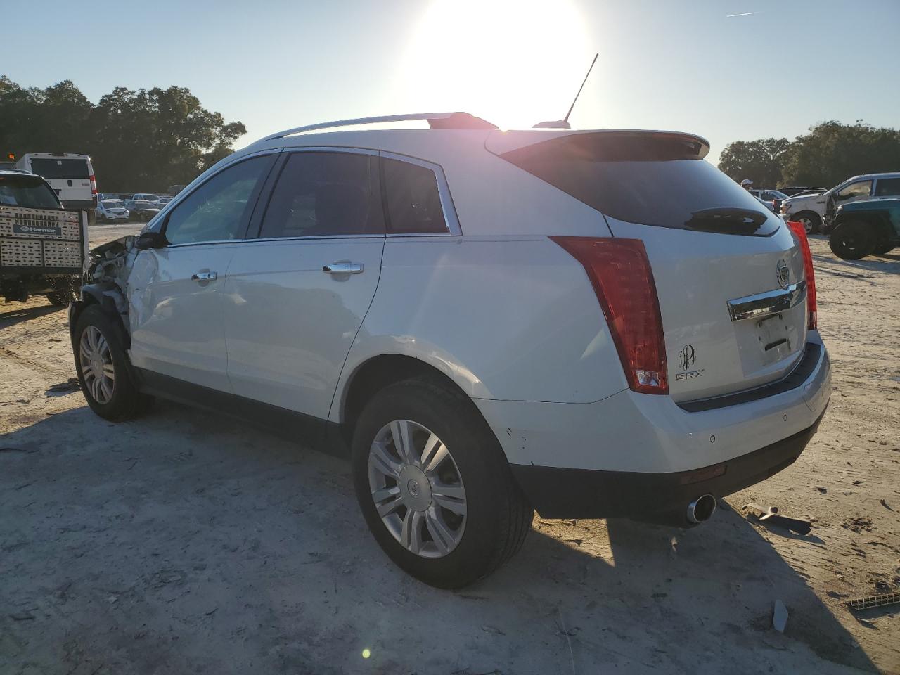 Image 2 of 2015 CADILLAC SRX LUXURY COLLECTION 2015 with VIN 3GYFNBE37FS624304