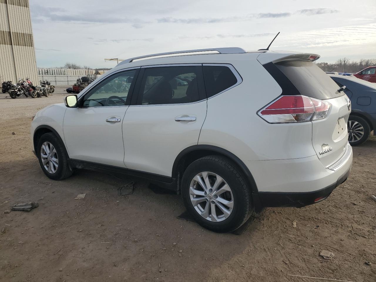 Image 2 of 2015 NISSAN ROGUE S 2015 with VIN KNMAT2MV9FP524664