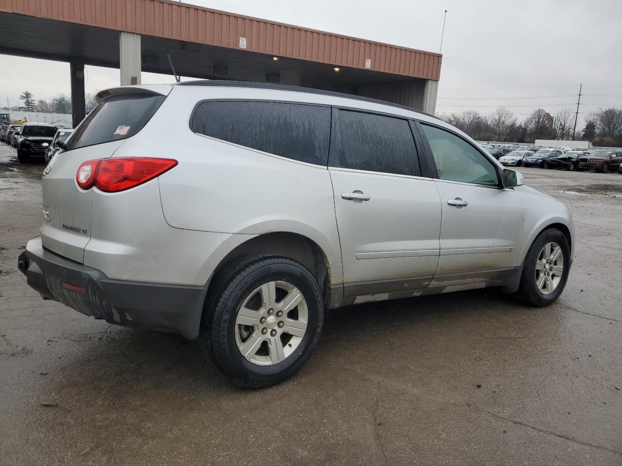 Image 3 of 2010 CHEVROLET TRAVERSE LT 2010 with VIN 1GNLVFED2AS155515