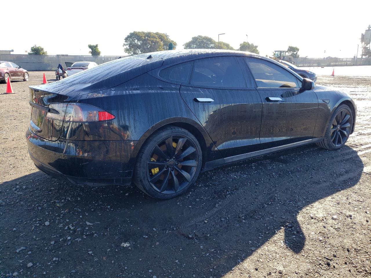 Изображение 3 2013 TESLA MODEL S  2013 с VIN 5YJSA1CN0DFP24975