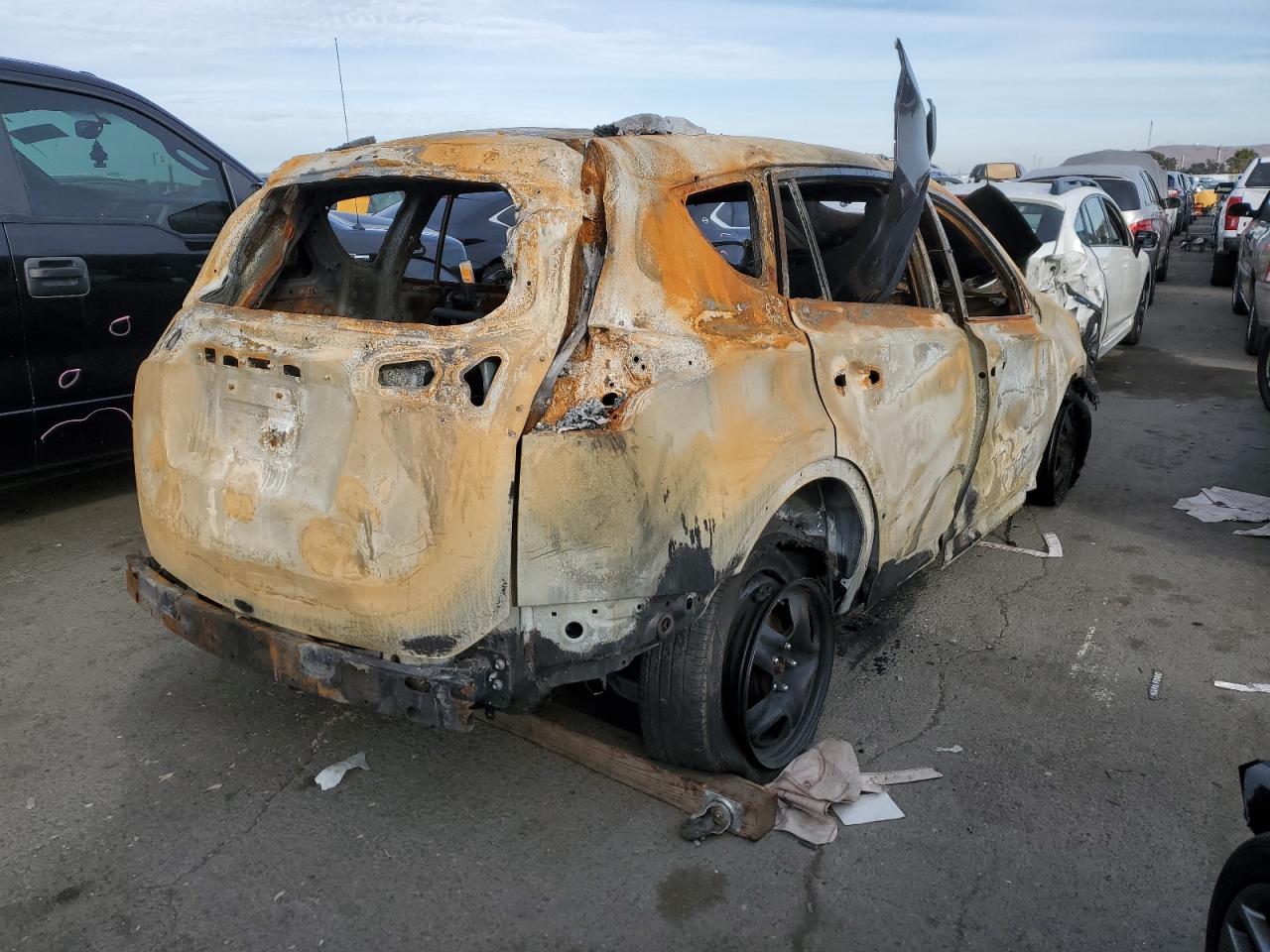 Image 3 of 2014 TOYOTA RAV4 LE 2014 with VIN JTMBFREV3EJ004335
