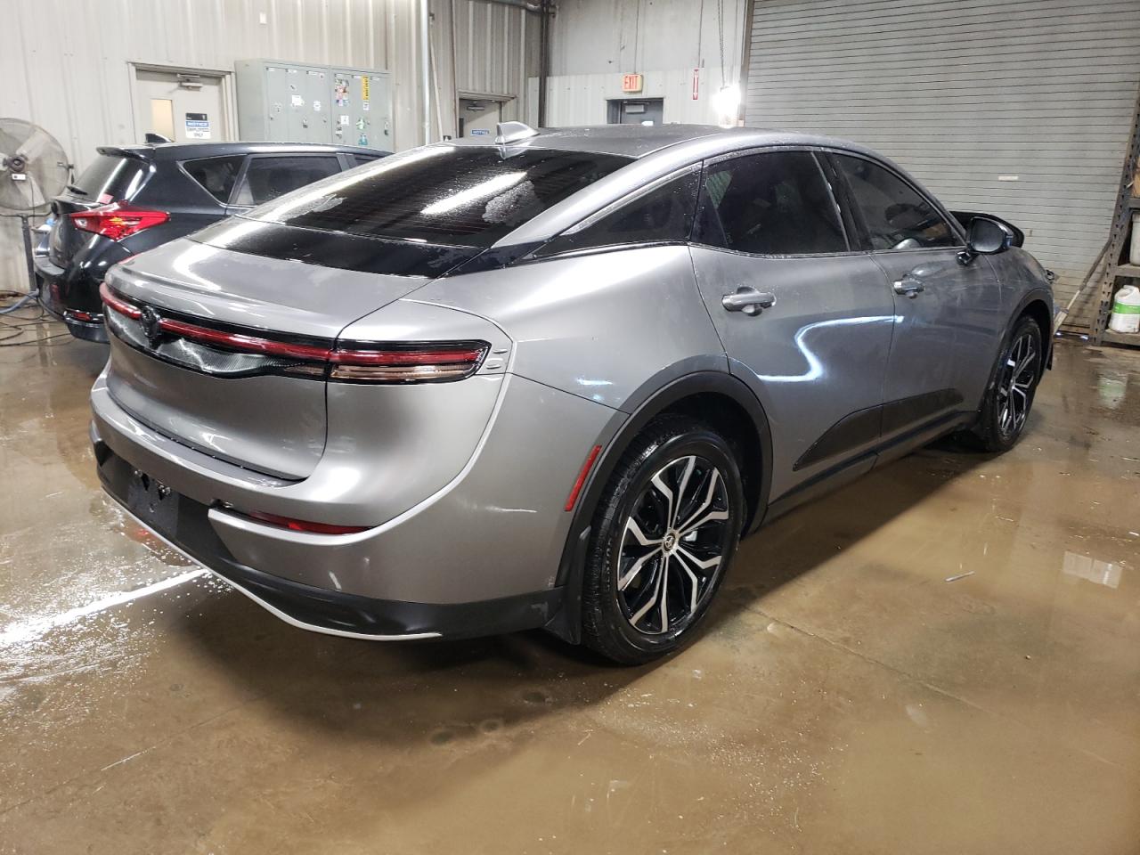 Obraz 3 z 2023 TOYOTA CROWN XLE 2023 z VIN JTDAAAAF6P3005657