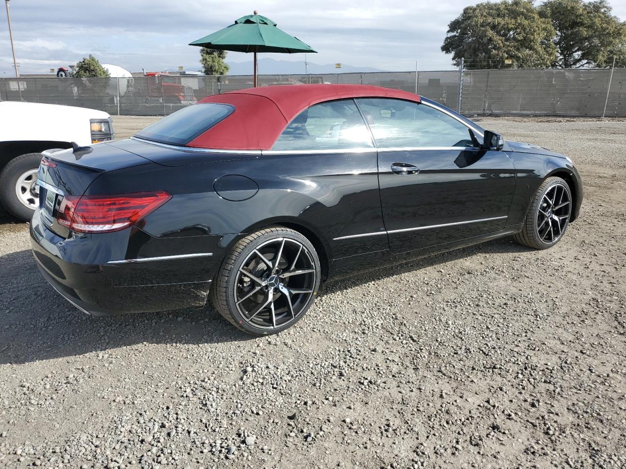 Image 3 of 2014 MERCEDES-BENZ E 350 2014 with VIN WDDKK5KFXEF292722