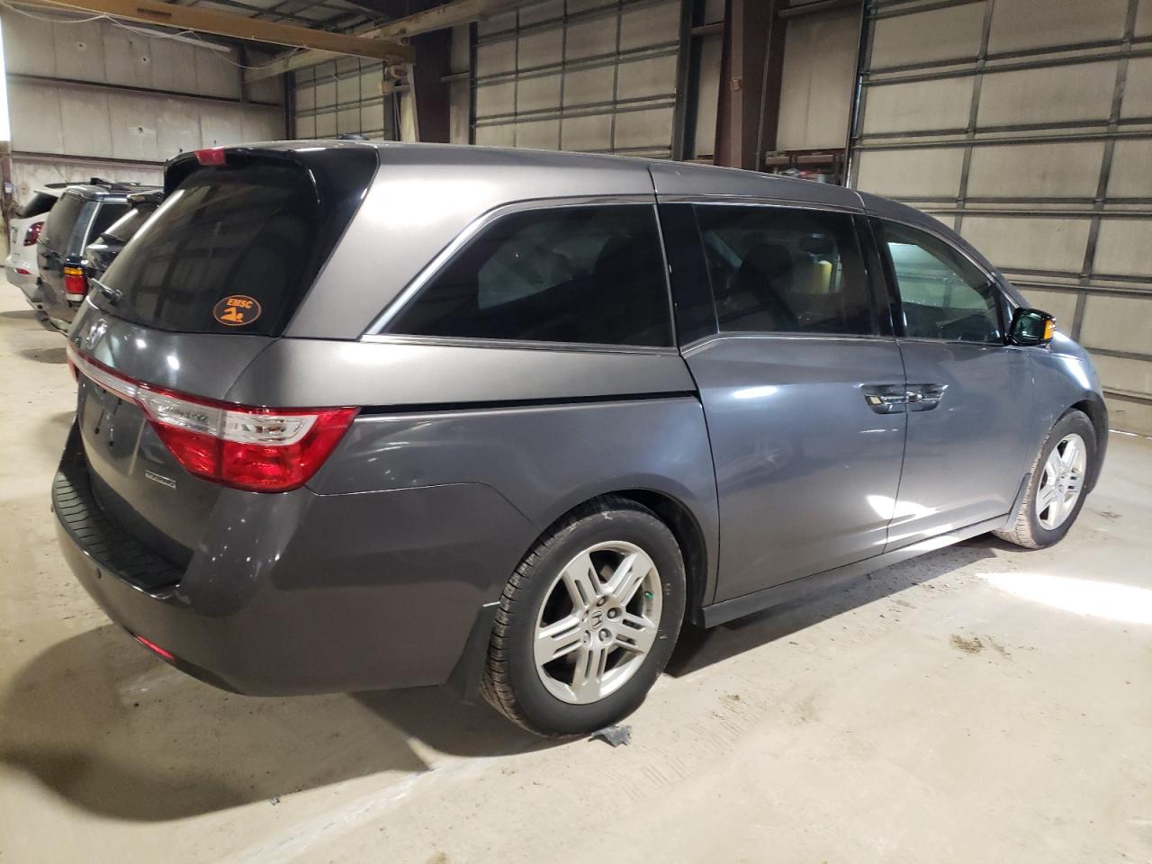 Image 3 of 2013 HONDA ODYSSEY TOURING 2013 with VIN 5FNRL5H92DB046581