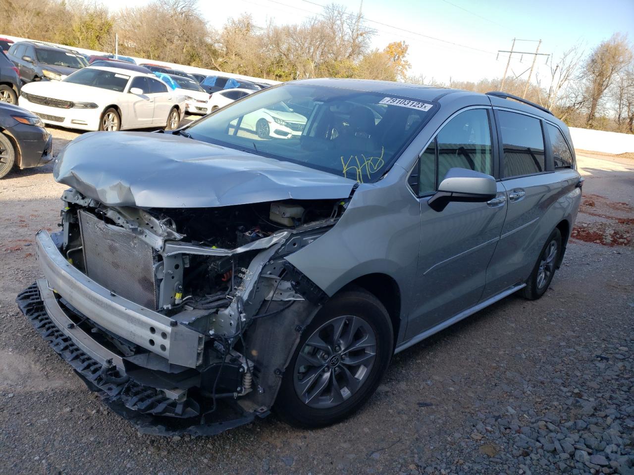 2023 TOYOTA SIENNA XLE 2023 image