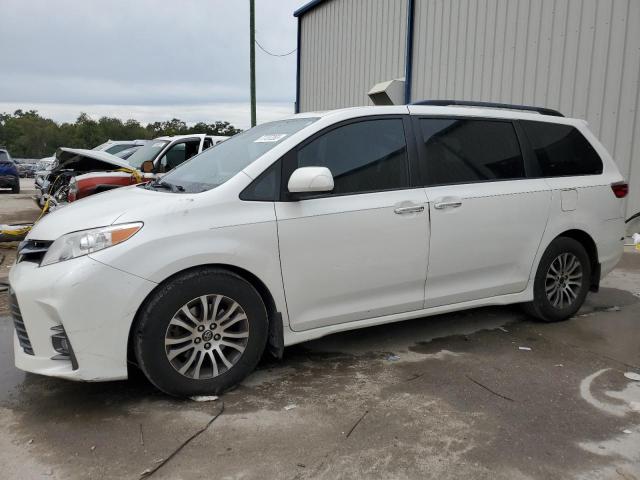 Image 1 of 2019 TOYOTA SIENNA XLE 2019 with VIN 5TDYZ3DC3KS017728