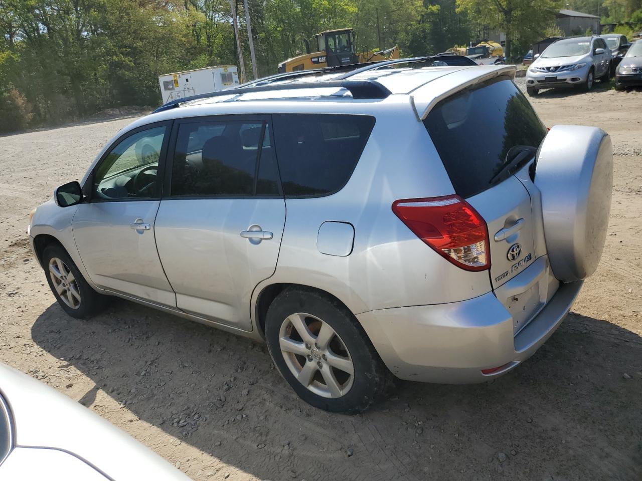 Image 2 of 2007 TOYOTA RAV4 LIMITED 2007 with VIN JTMBD31VX76042644