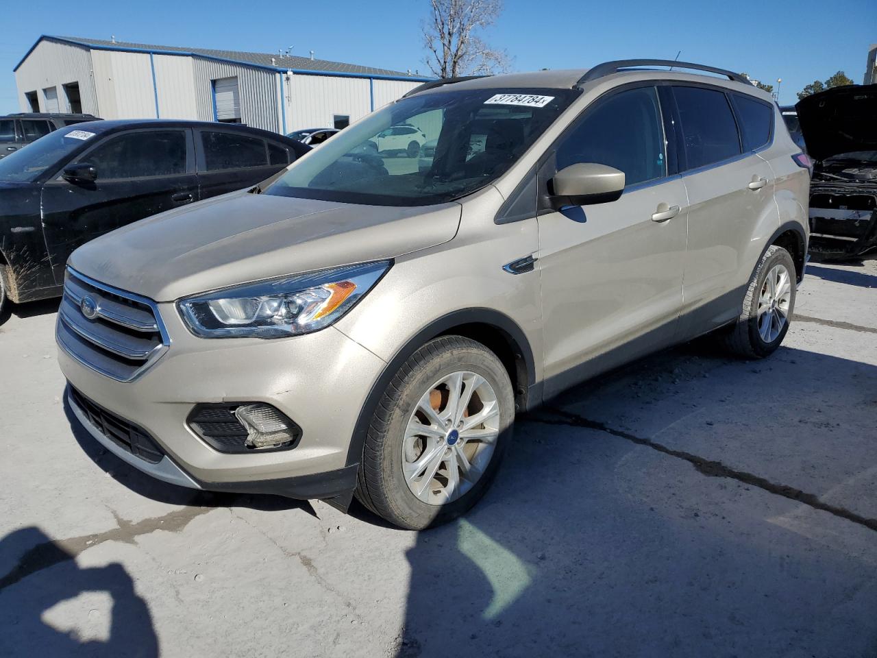 Изображение 1 2017 FORD ESCAPE SE 2017 с VIN 1FMCU0GD4HUC63330