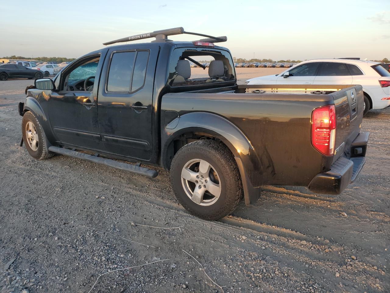 Obraz 2 z 2006 NISSAN FRONTIER CREW CAB LE 2006 z VIN 1N6AD07U16C467692