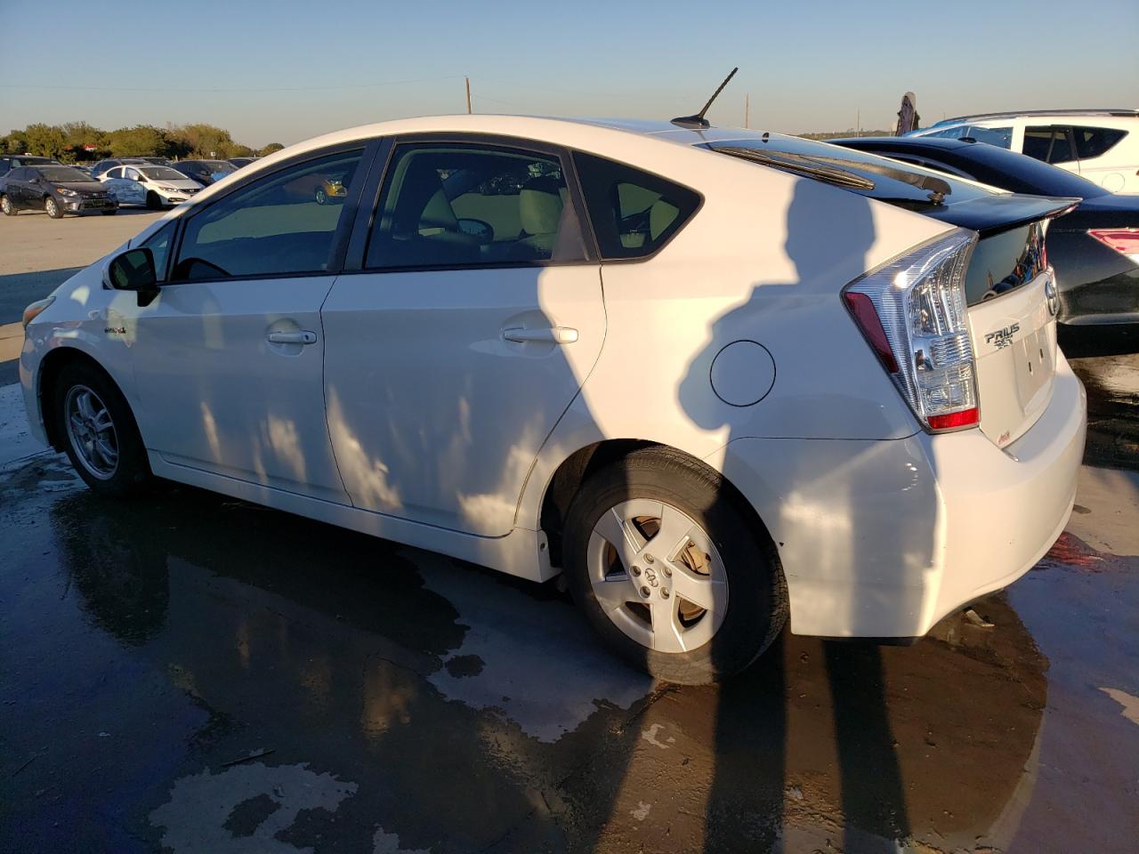 Obraz 2 z 2011 TOYOTA PRIUS  2011 z VIN JTDKN3DU4B1468187