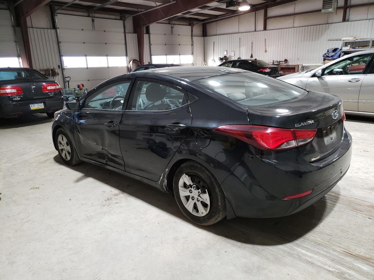 Изображение 2 2016 HYUNDAI ELANTRA SE 2016 с VIN 5NPDH4AE4GH721785