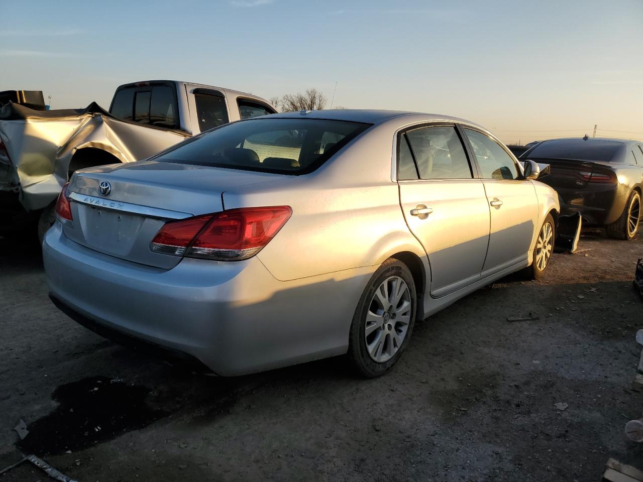 Изображение 3 2011 TOYOTA AVALON BASE 2011 с VIN 4T1BK3DB9BU384903