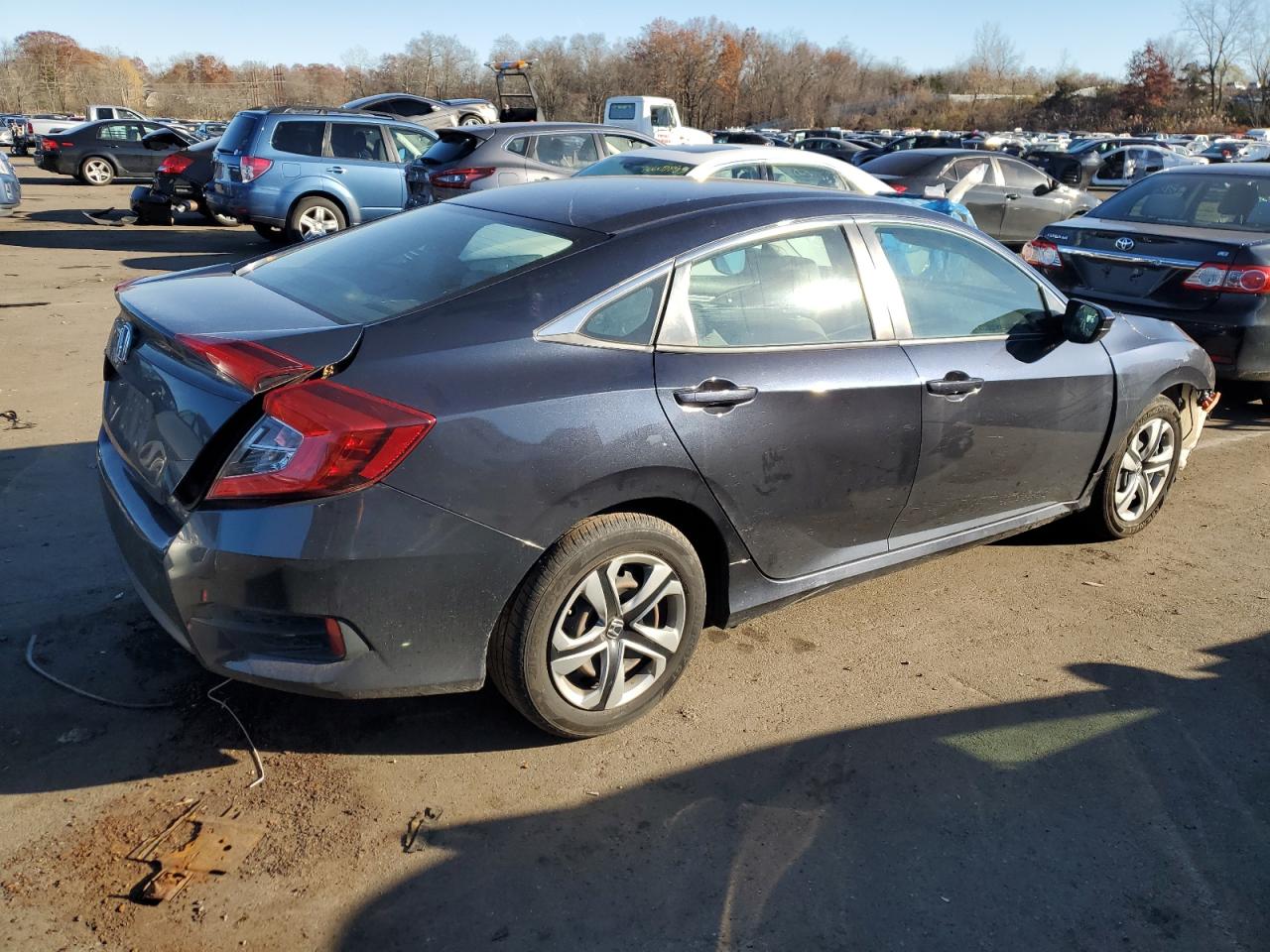 Obraz 3 z 2017 HONDA CIVIC LX 2017 z VIN 19XFC2F56HE228104
