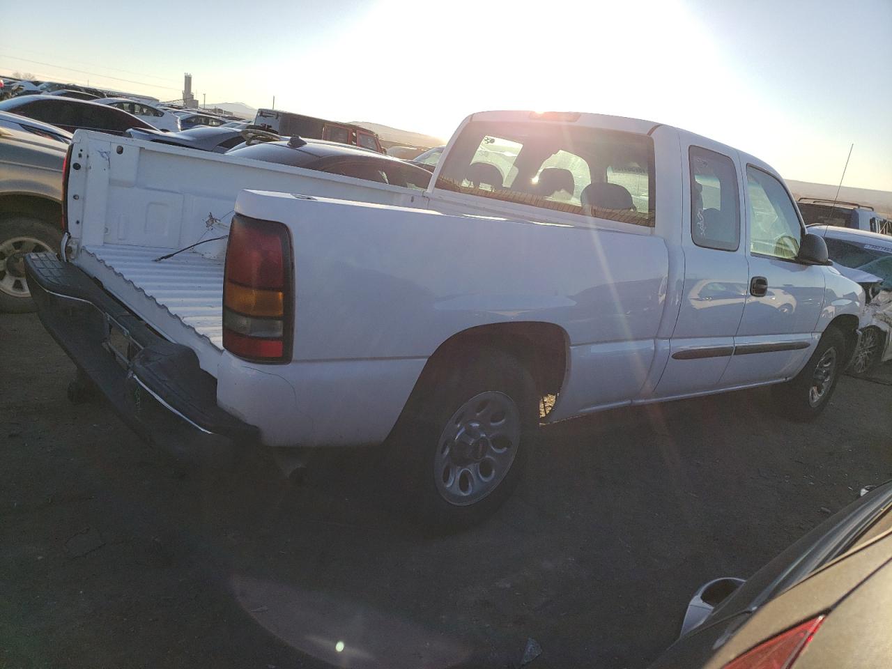 Image 3 of 2006 GMC NEW SIERRA C1500 2006 with VIN 1GTEC19V36Z261385