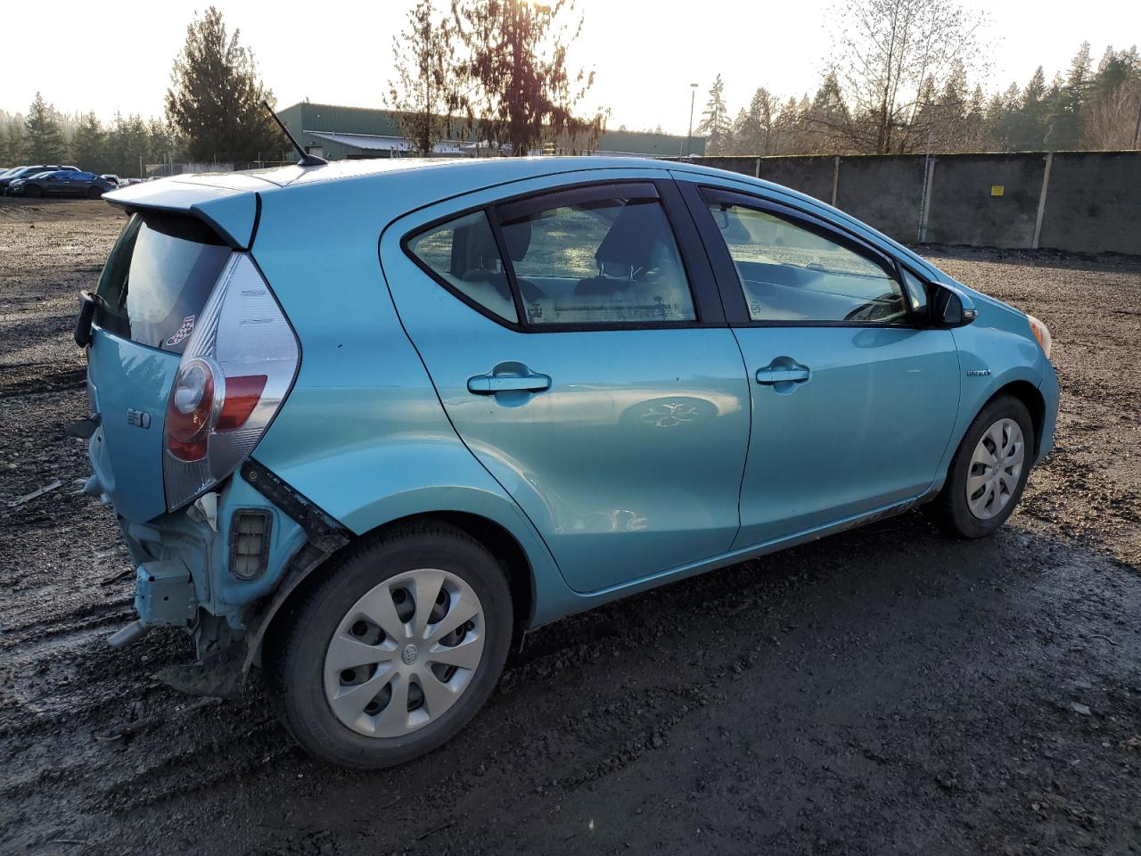 Изображение 3 2014 TOYOTA PRIUS C  2014 с VIN JTDKDTB34E1073105