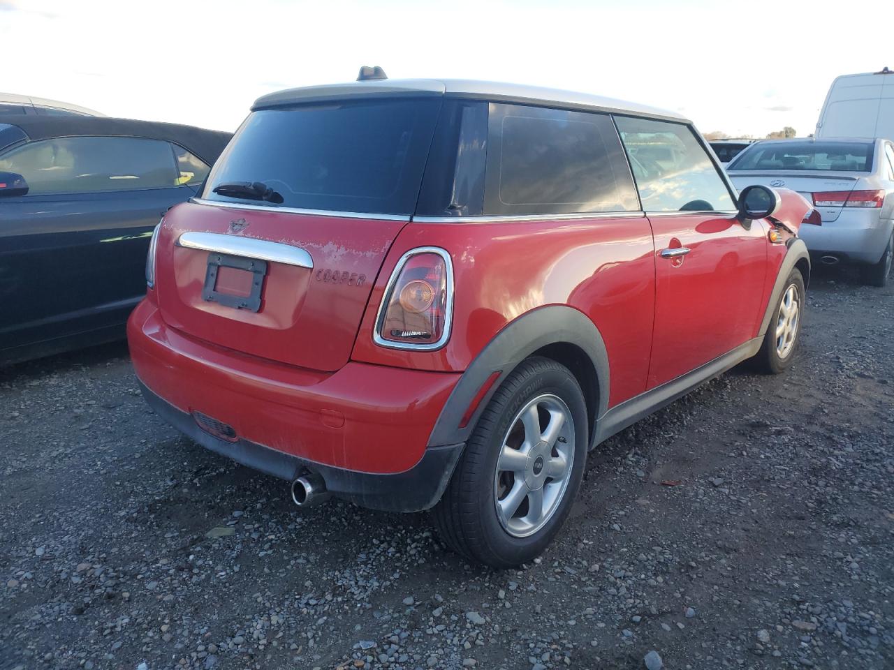 Изображение 3 2008 MINI COOPER  2008 с VIN WMWMF33538TT59973