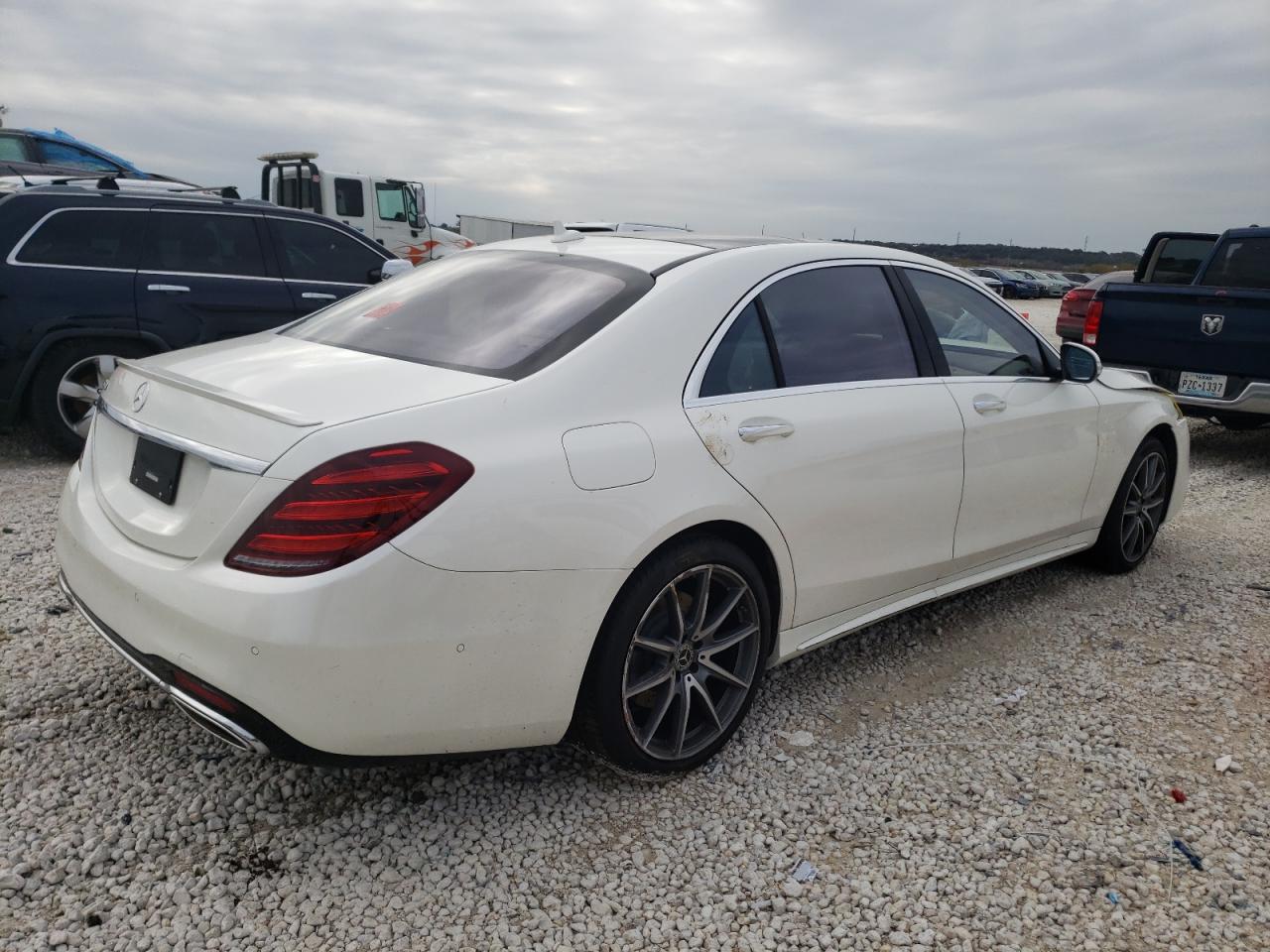 Image 3 of 2019 MERCEDES-BENZ S 560 2019 with VIN WDDUG8DB9KA481053