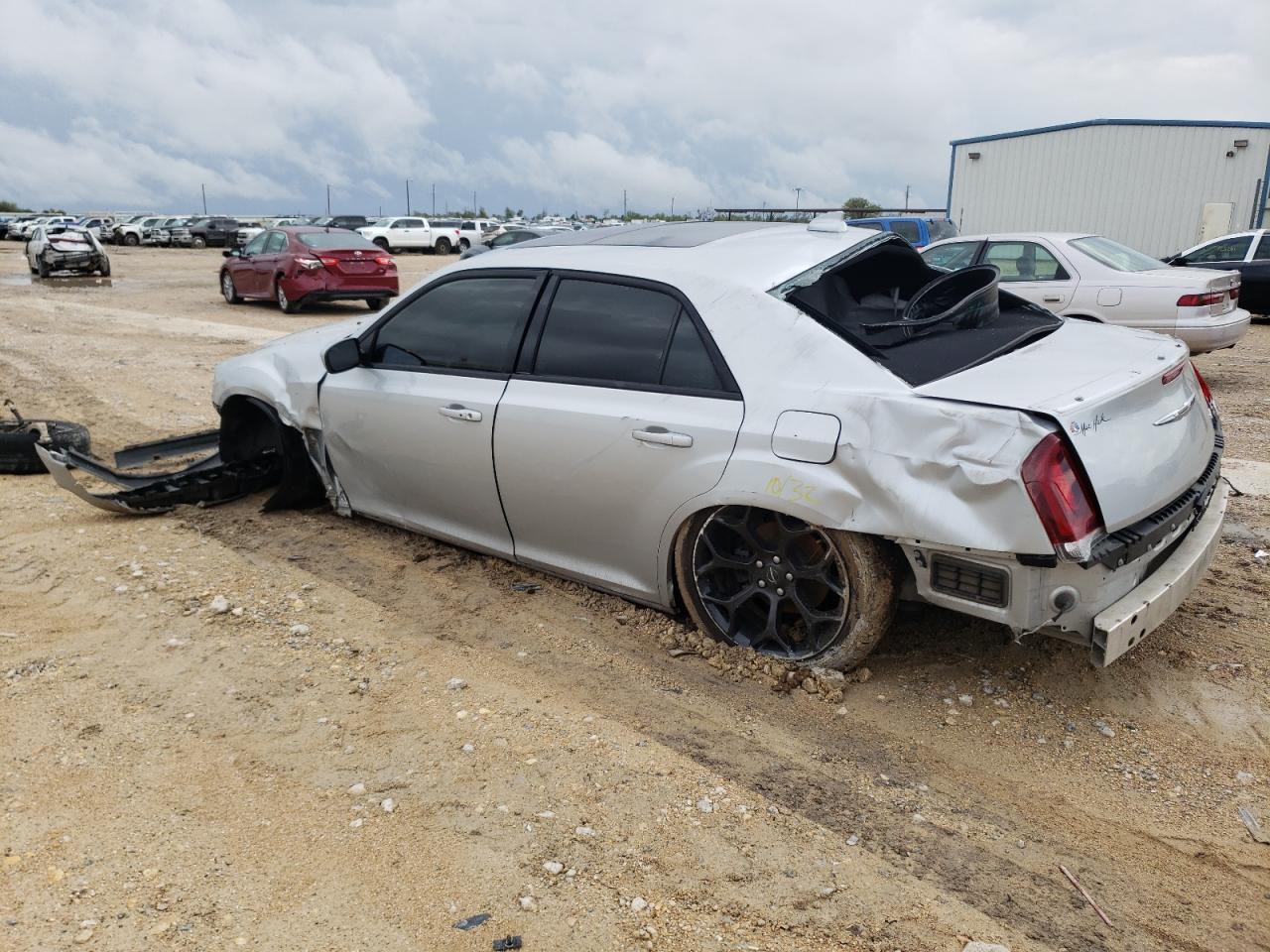 Obraz 2 z 2020 CHRYSLER 300 S 2020 z VIN 2C3CCABT5LH225245