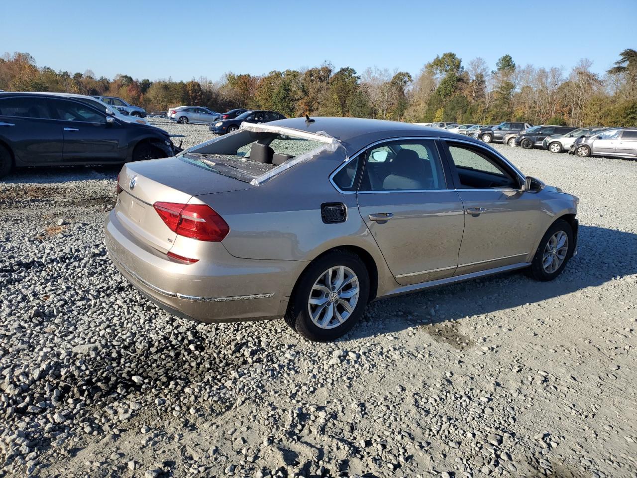 Изображение 3 2016 VOLKSWAGEN PASSAT S 2016 с VIN 1VWAT7A32GC021807