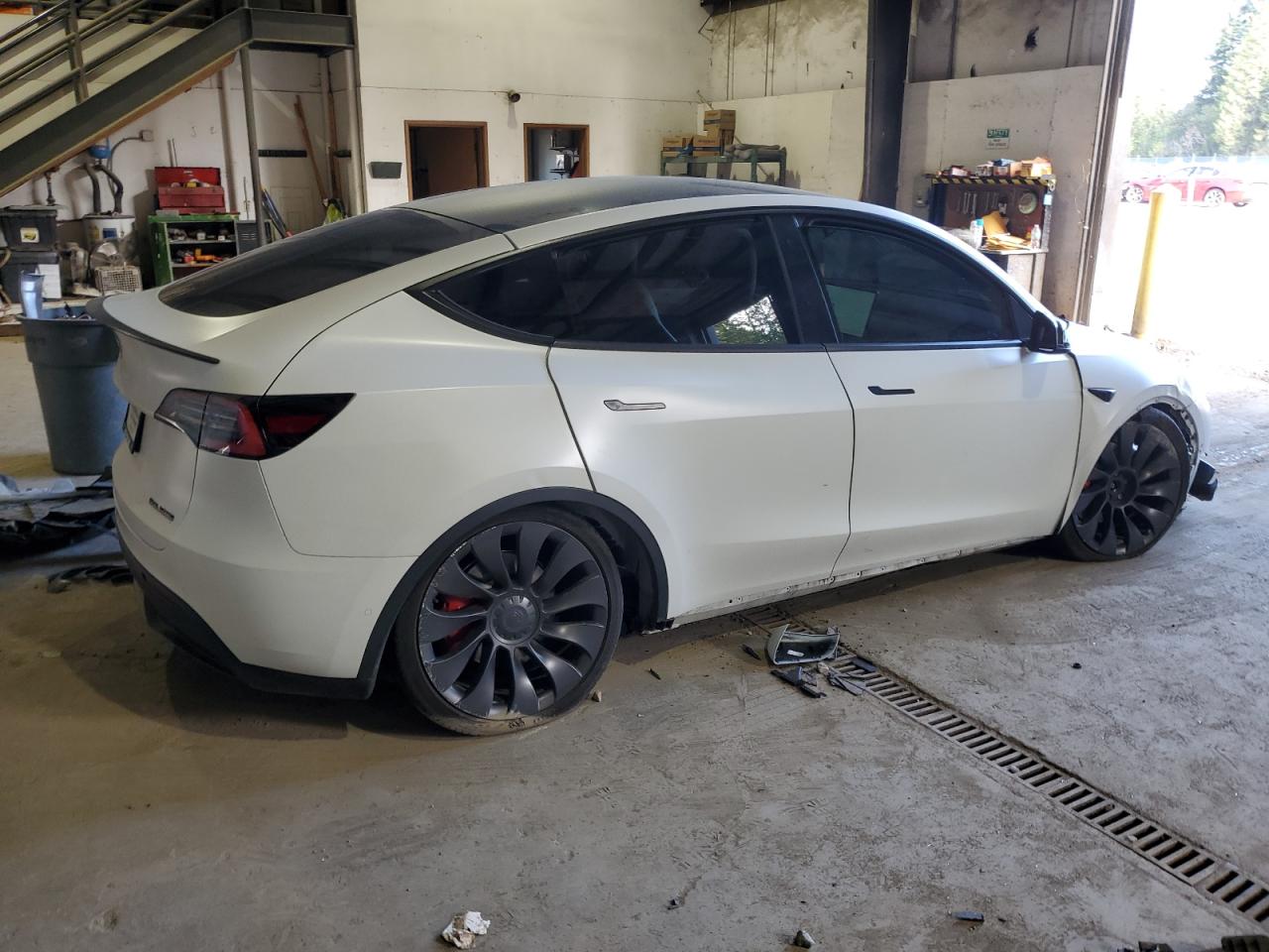 Image 3 of 2020 TESLA MODEL Y  2020 with VIN 5YJYGDEF1LF038510