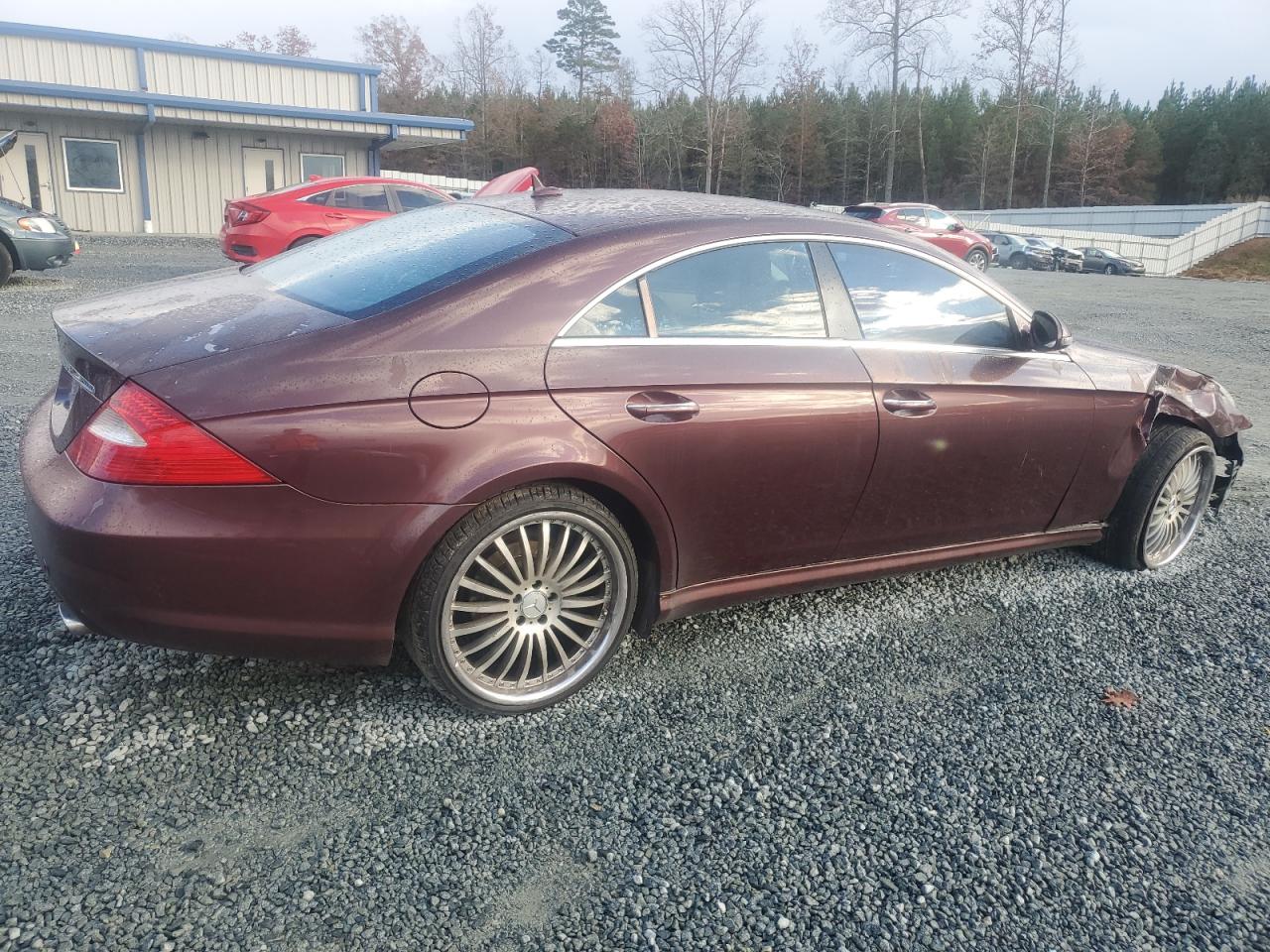 Image 3 of 2007 MERCEDES-BENZ CLS 550 2007 with VIN WDDDJ72X87A101198