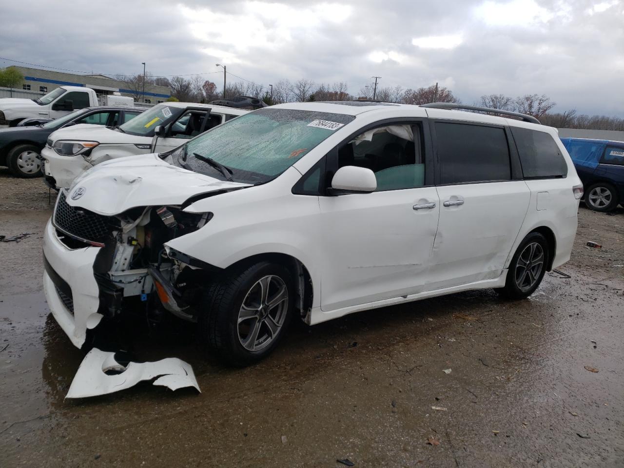 Изображение 2014 TOYOTA SIENNA SPORT 2014