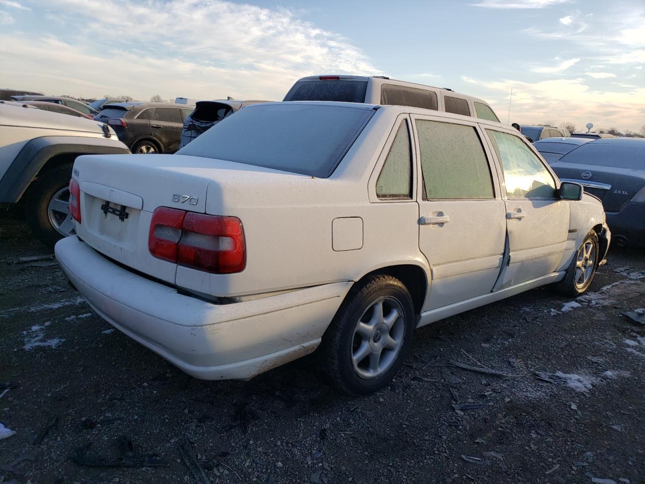 Image 3 of 1998 VOLVO S70  1998 with VIN YV1LS5588W2506332