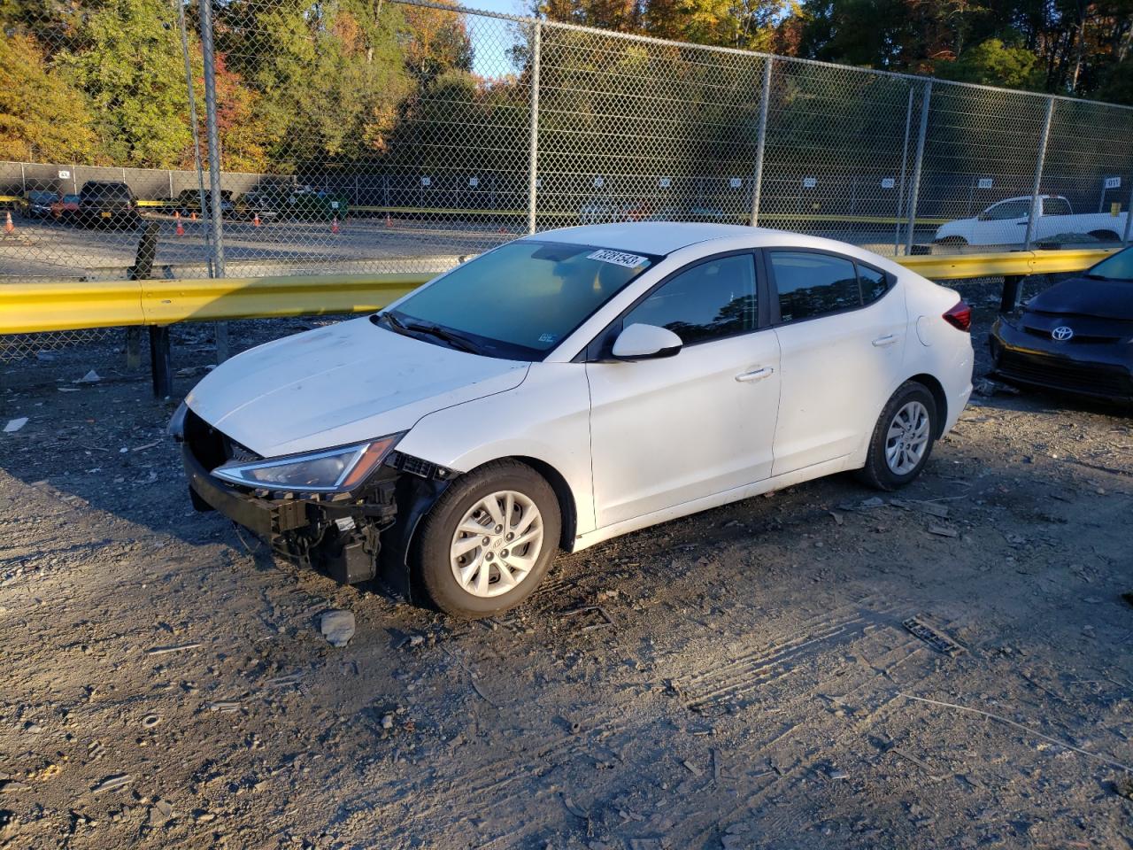 Изображение 1 2019 HYUNDAI ELANTRA SE 2019 с VIN 5NPD74LFXKH463502