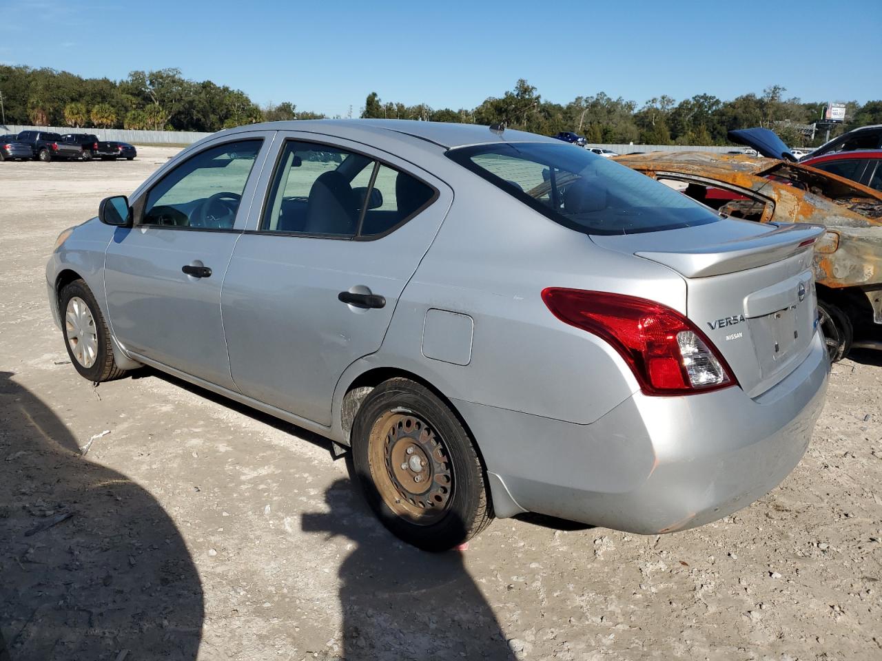 Obraz 2 z 2014 NISSAN VERSA S 2014 z VIN 3N1CN7AP3EL830679