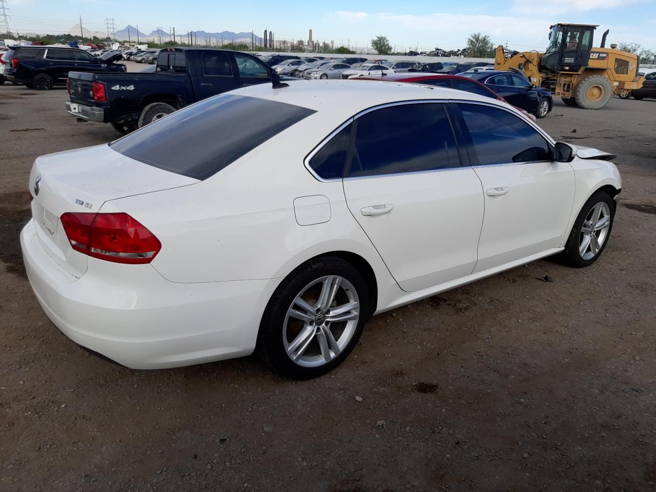 Image 3 of 2014 VOLKSWAGEN PASSAT SE 2014 with VIN 1VWBN7A3XEC112724