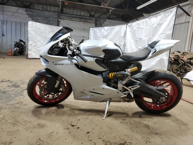 Изображение 3 2015 DUCATI SUPERBIKE 899 PANIGALE 2015 с VIN ZDM14BUW3FB024023