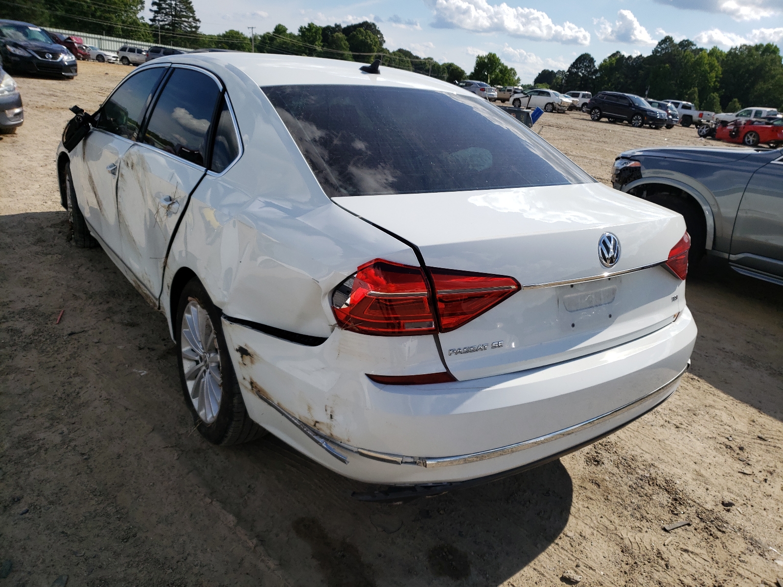 Image 3 of 2016 VOLKSWAGEN PASSAT SE 2016 with VIN 1VWBT7A38GC041256