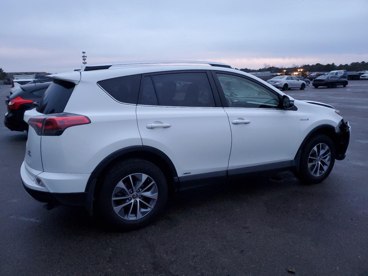Image 3 of 2016 TOYOTA RAV4 HV XLE 2016 with VIN JTMRJREV3GD015723