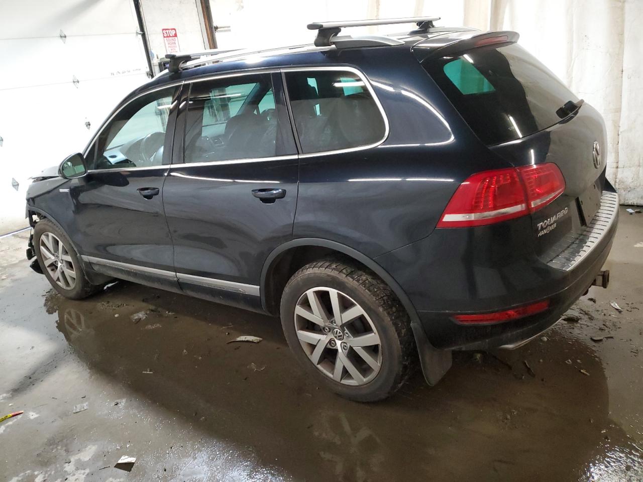 Image 2 of 2014 VOLKSWAGEN TOUAREG V6 TDI 2014 with VIN WVGEP9BP8ED009766