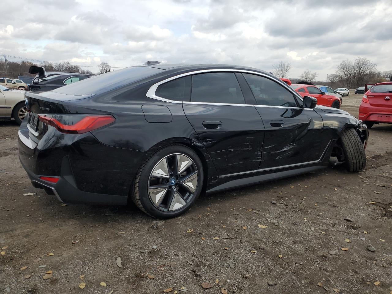 Obraz 3 z 2023 BMW I4 EDRIVE35  2023 z VIN WBY43AW0XPFP68399