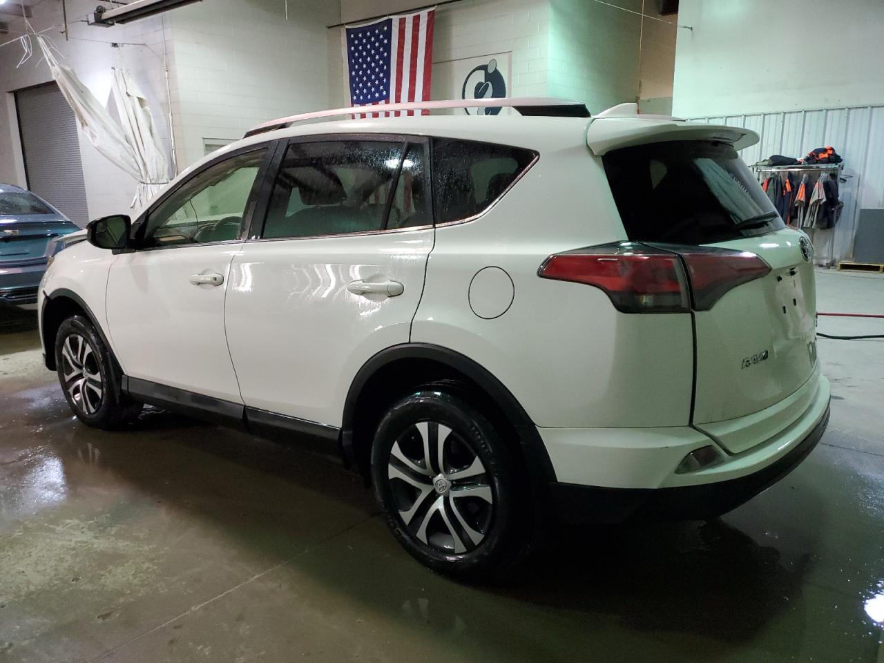 Image 2 of 2016 TOYOTA RAV4 LE 2016 with VIN JTMBFREVXGD181319