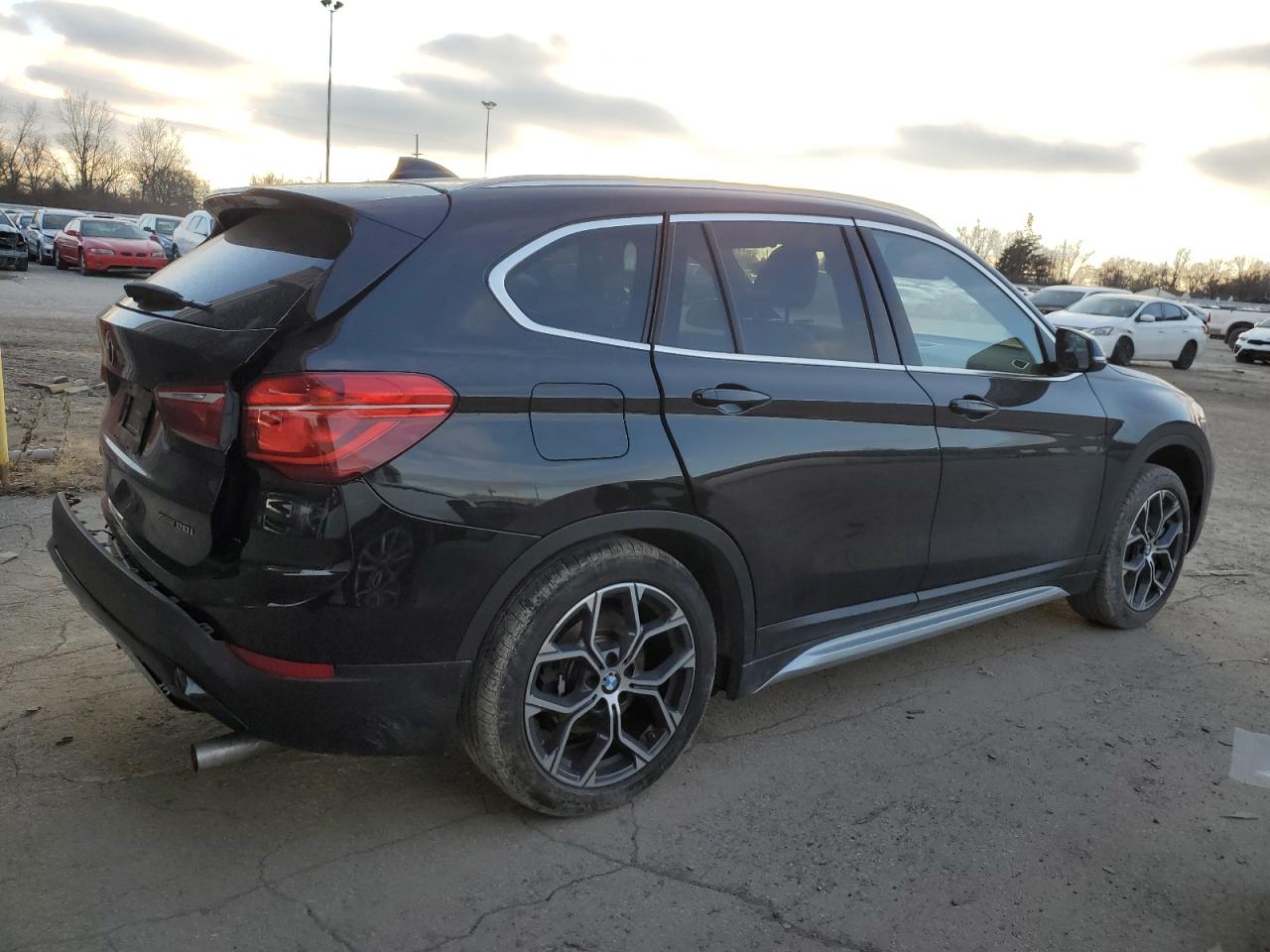 Obraz 3 z 2021 BMW X1 XDRIVE28I 2021 z VIN WBXJG9C0XM5S91585