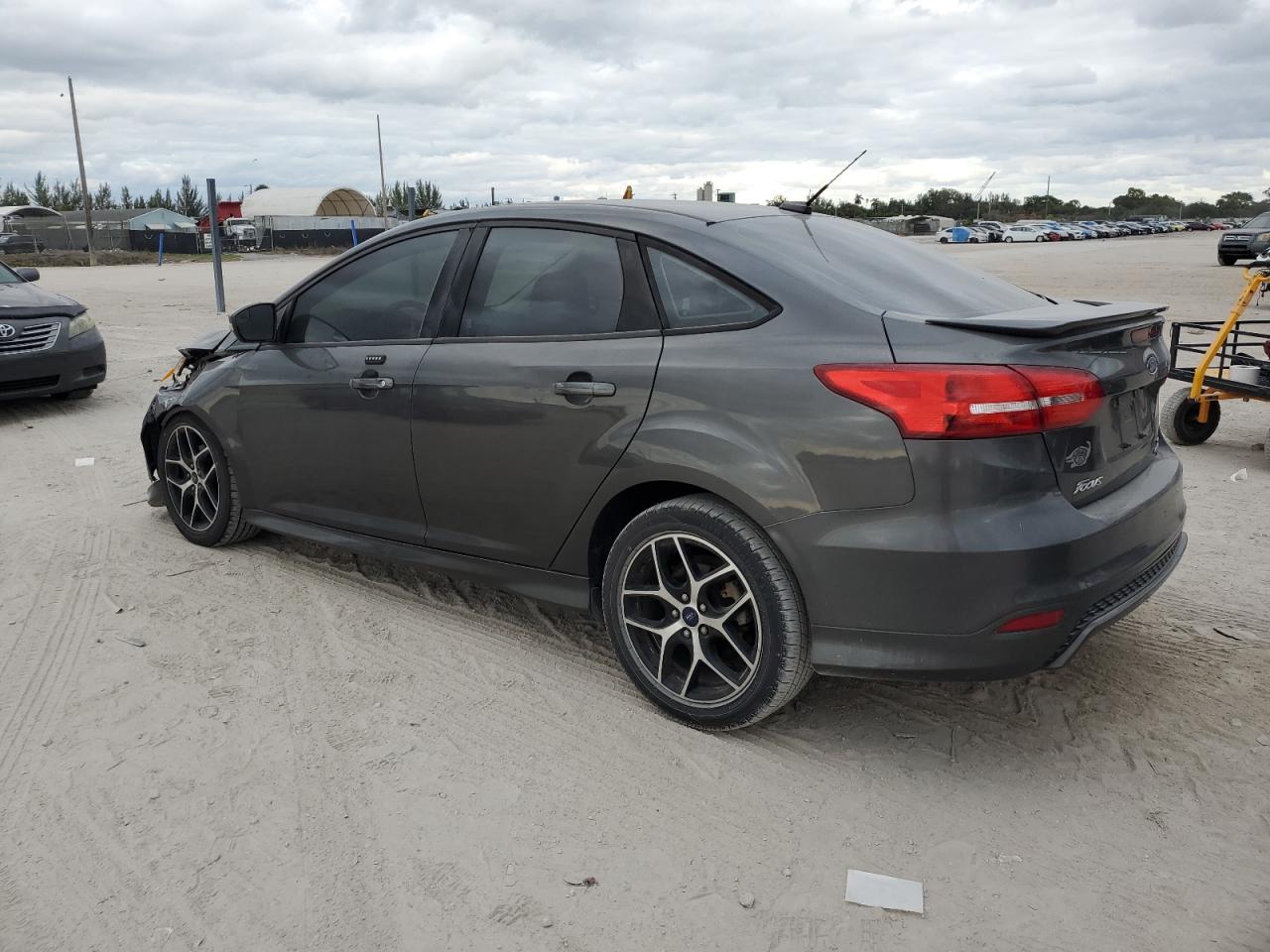 Obraz 2 z 2015 FORD FOCUS SE 2015 z VIN 1FADP3F23FL382030