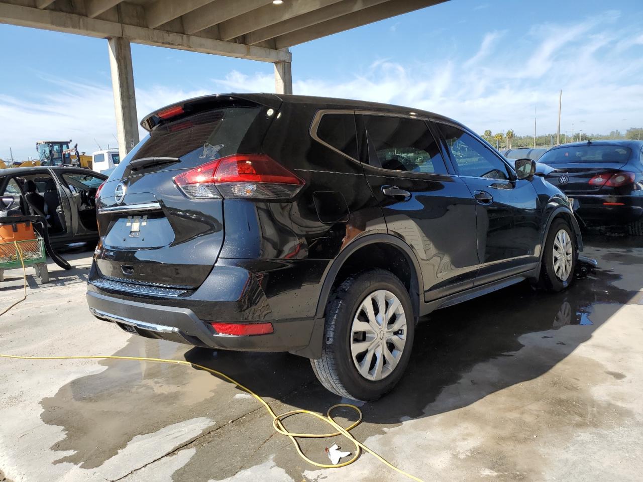 Image 3 of 2020 NISSAN ROGUE S 2020 with VIN JN8AT2MT4LW003064