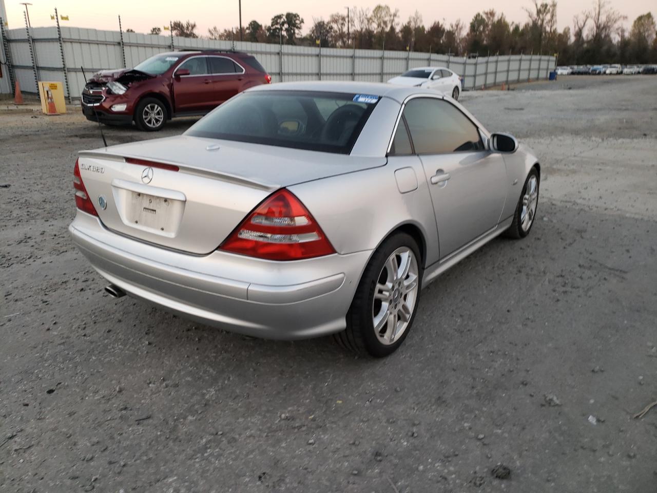 Obraz 3 z 2004 MERCEDES-BENZ SLK 320 2004 z VIN WDBKK65F14F307746