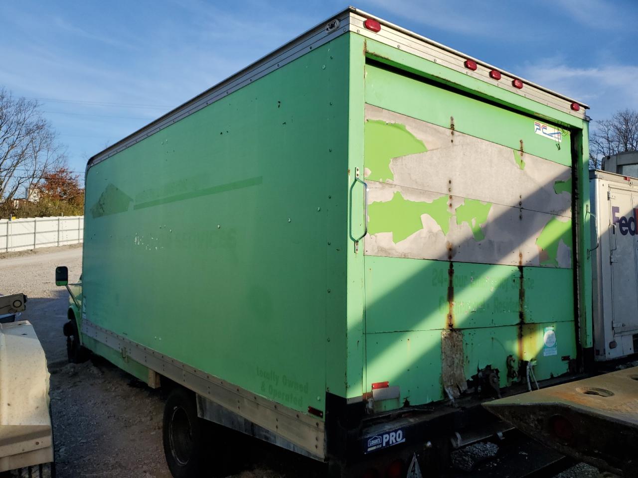 Image 2 of 2002 CHEVROLET EXPRESS G3500  2002 with VIN 1GBJG31R421134641