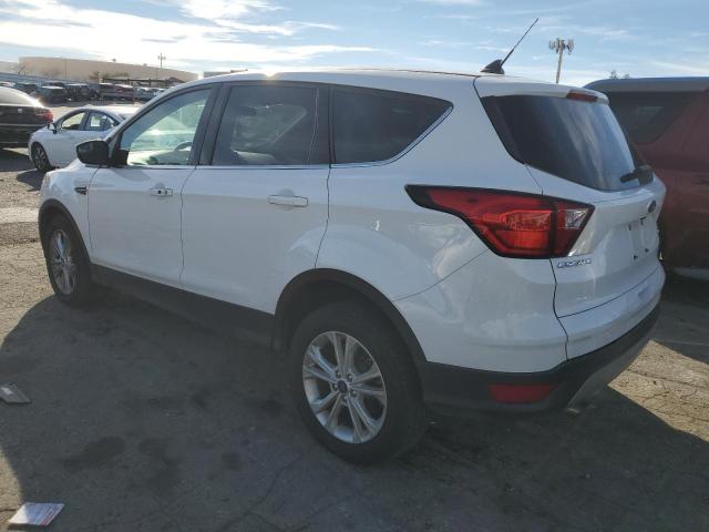 Изображение 2 2019 FORD ESCAPE SE 2019 с VIN 1FMCU9GDXKUB31202