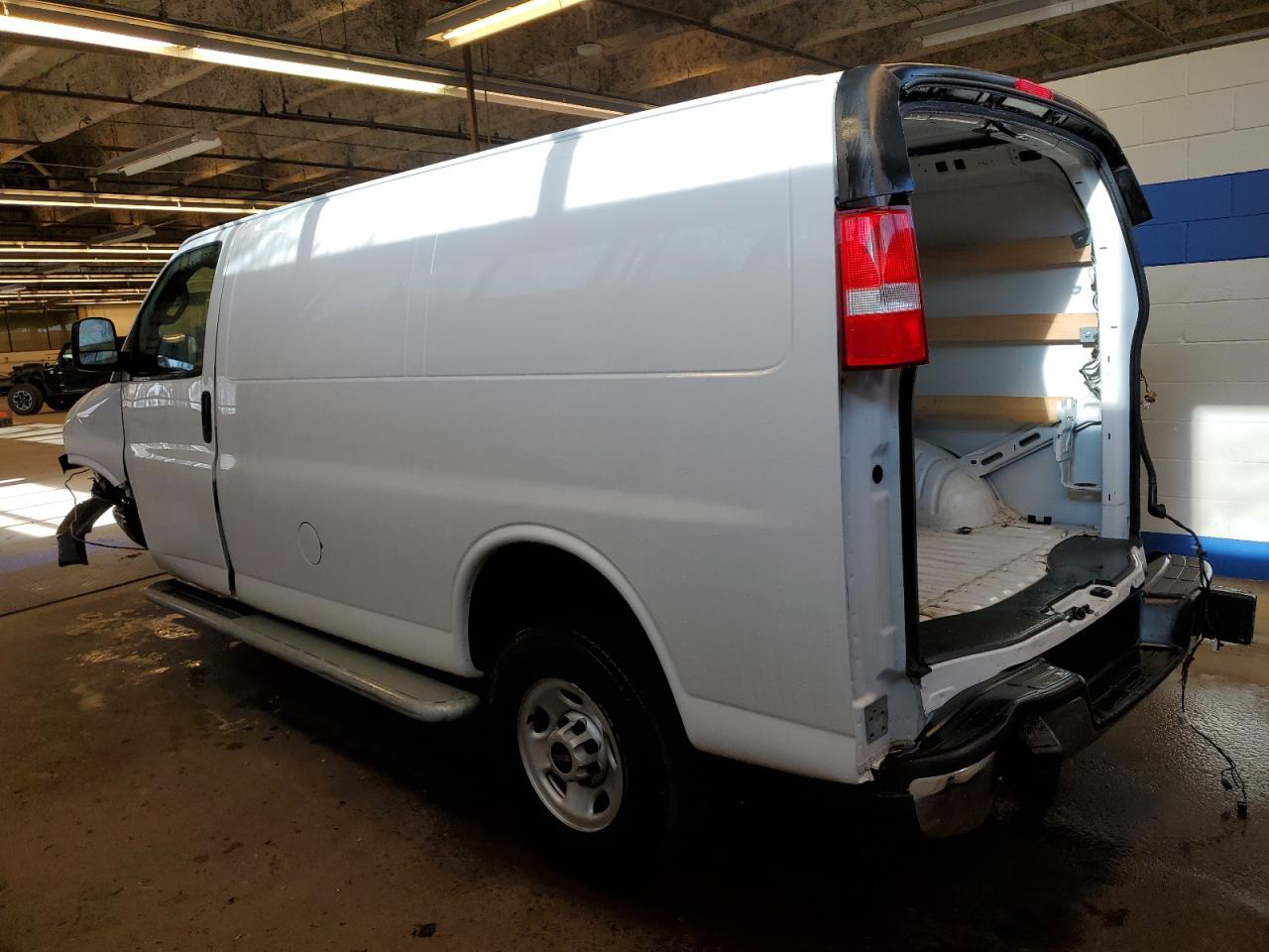 Изображение 2 2022 GMC SAVANA G2500 2022 с VIN 1GTW7AF74N1202020
