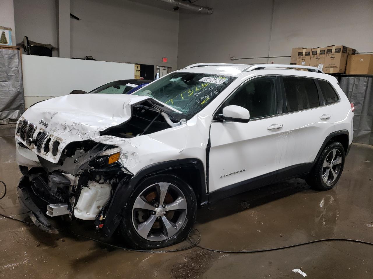 Image 1 of 2019 JEEP CHEROKEE LIMITED 2019 with VIN 1C4PJMDX2KD105029