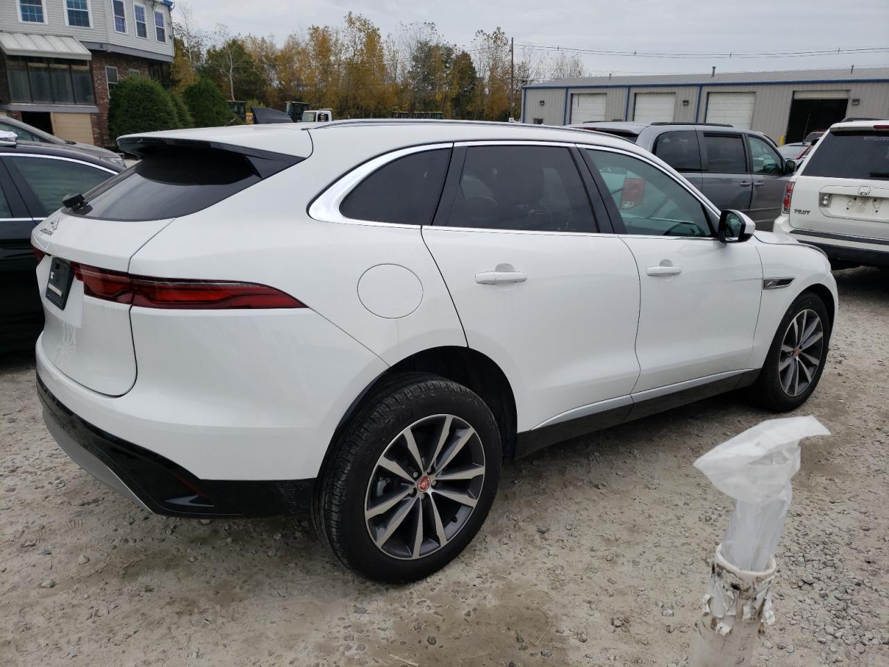 Obraz 3 z 2022 JAGUAR F-PACE S 2022 z VIN SADCJ2EXXNA701842