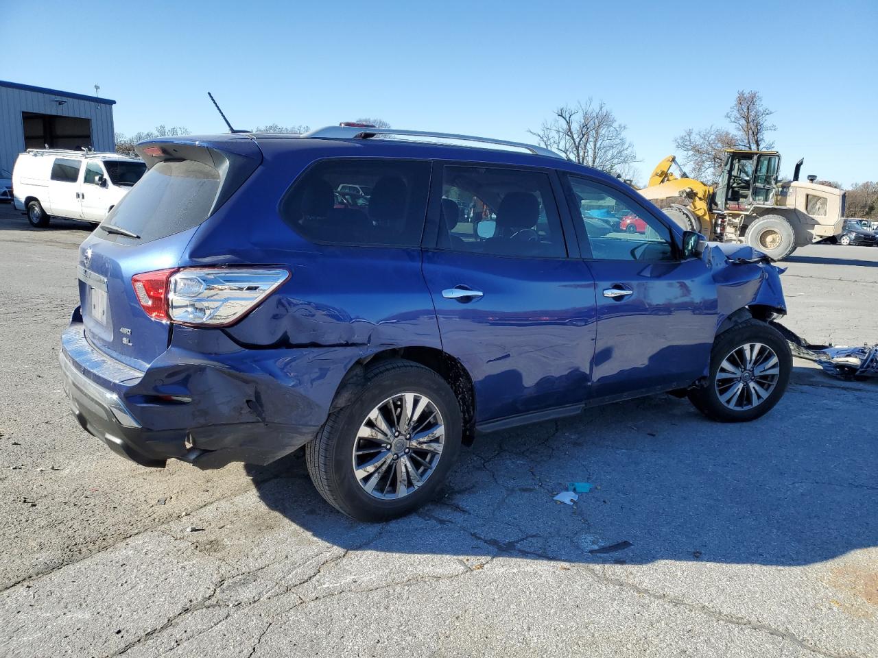 Изображение 3 2018 NISSAN PATHFINDER S 2018 с VIN 5N1DR2MM6JC677937