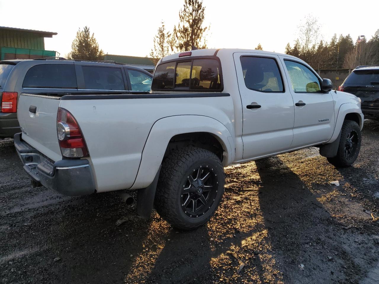 Изображение 3 2014 TOYOTA TACOMA DOUBLE CAB 2014 с VIN 3TMLU4EN0EM153379