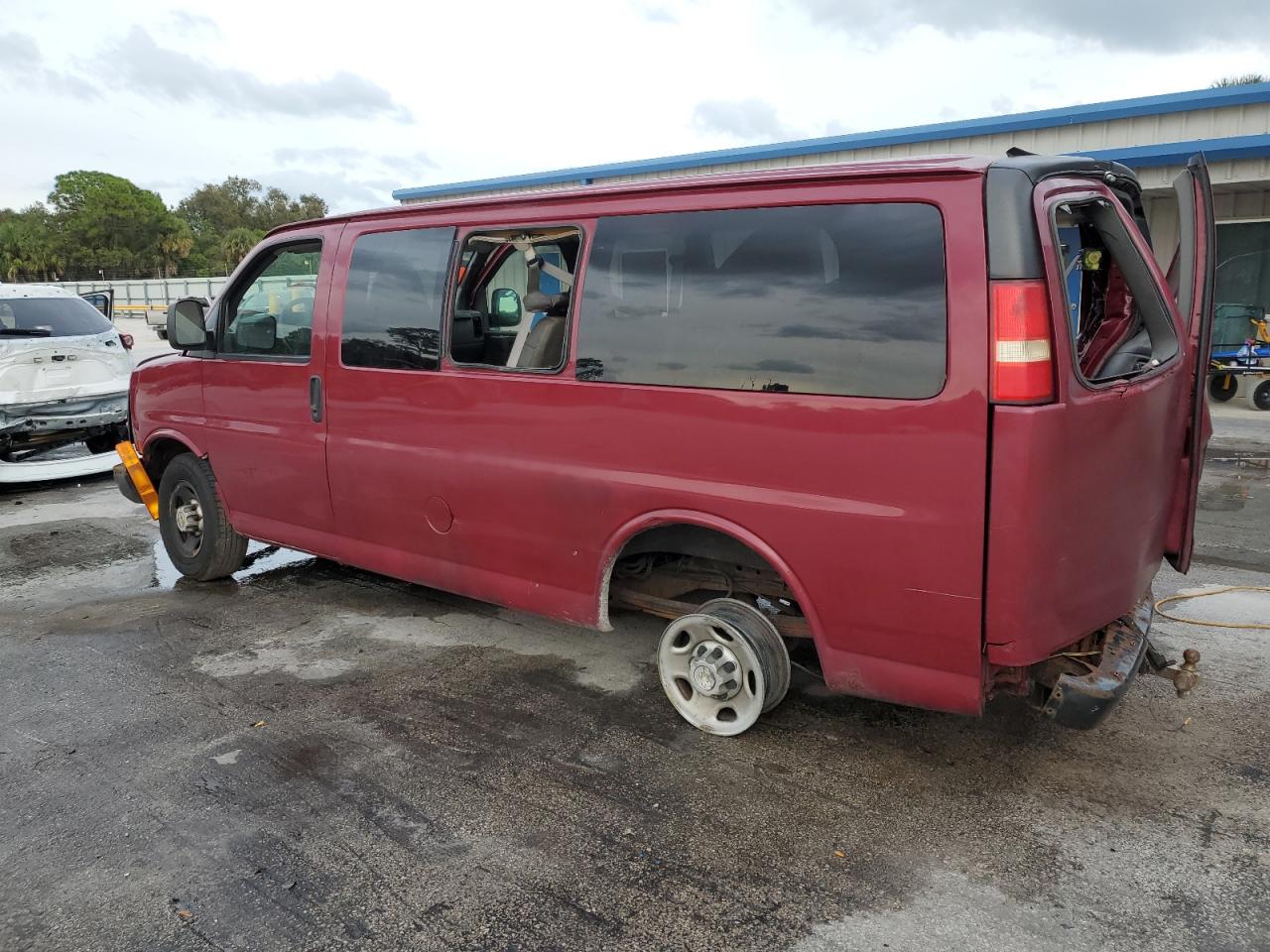 Obraz 2 z 2007 CHEVROLET EXPRESS G2500  2007 z VIN 1GAGG25U871113337