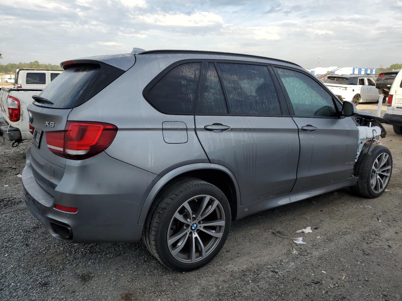 Obraz 3 z 2016 BMW X5 XDRIVE50I 2016 z VIN 5UXKR6C55G0J82747